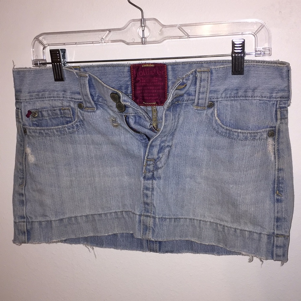 Size 3 Hollister Skirt- slight ink spot on back